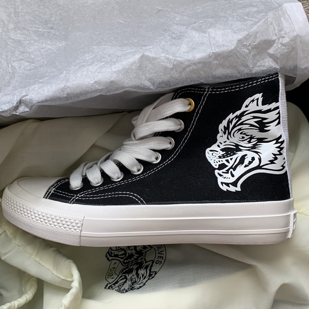 Darc Sport womens black and white High tops